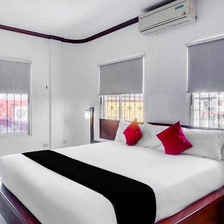 Monte Salerno Hotel & Suites Montemorelos Екстер'єр фото