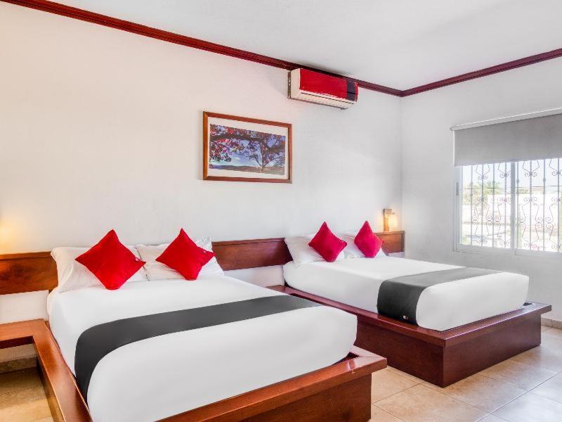 Monte Salerno Hotel & Suites Montemorelos Номер фото