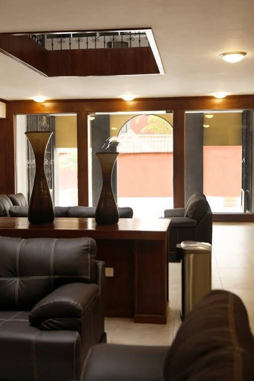 Monte Salerno Hotel & Suites Montemorelos Екстер'єр фото