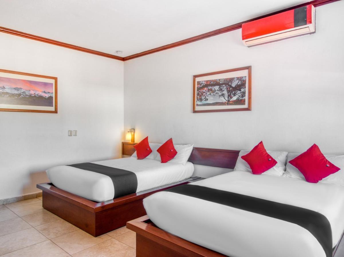 Monte Salerno Hotel & Suites Montemorelos Екстер'єр фото