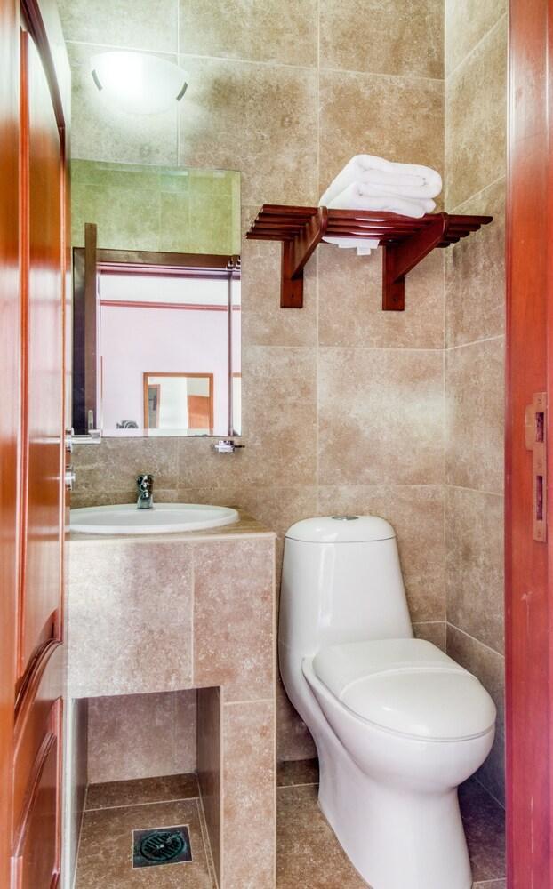 Monte Salerno Hotel & Suites Montemorelos Екстер'єр фото